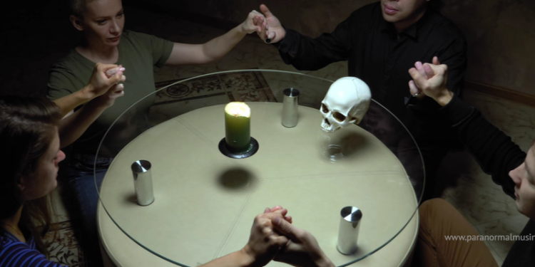 paranormalmusings_seance_groupmediums communicating to dead